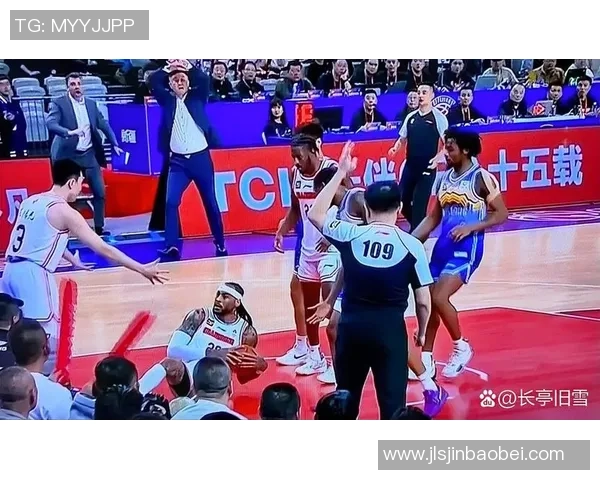 NBA巨星跨界观赛足球引发球迷热议共鸣与体育魅力融合